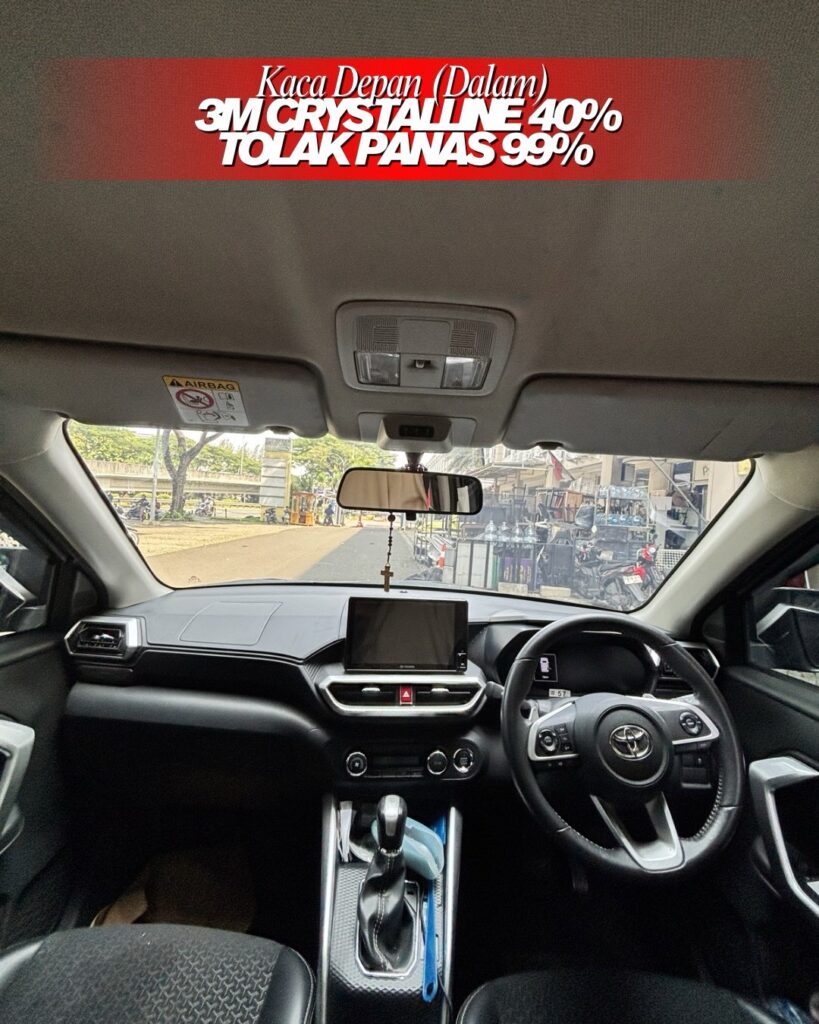 Tampak dalam kaca film 3M Crystalline Karang Tengah di Kalatin