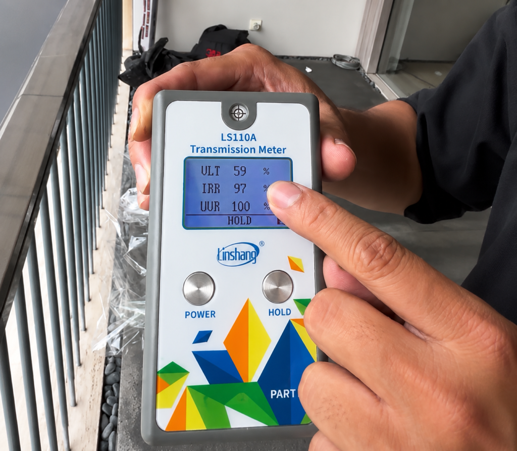 Pengetesan Kaca Film Ilumi Nano 70% Menggunakan Transmission Meter by Kalatin