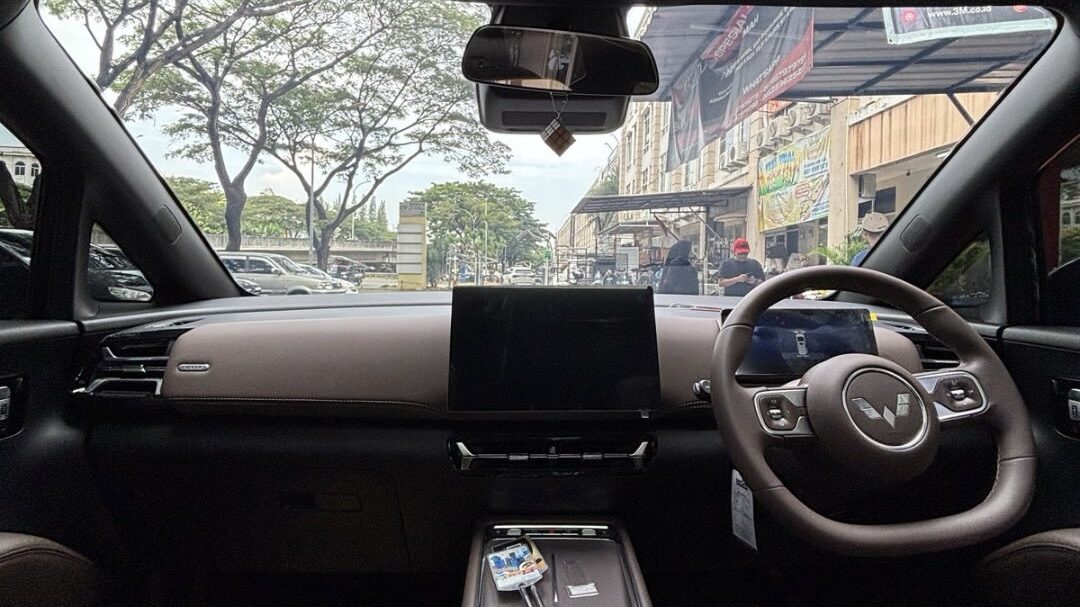 Kaca Film Depan dengan Setir Mobil 3M Crystalline 40%