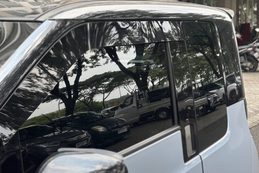 Berapa Tingkat Kegelapan yang Cocok untuk Kaca Samping Mobil - 60%