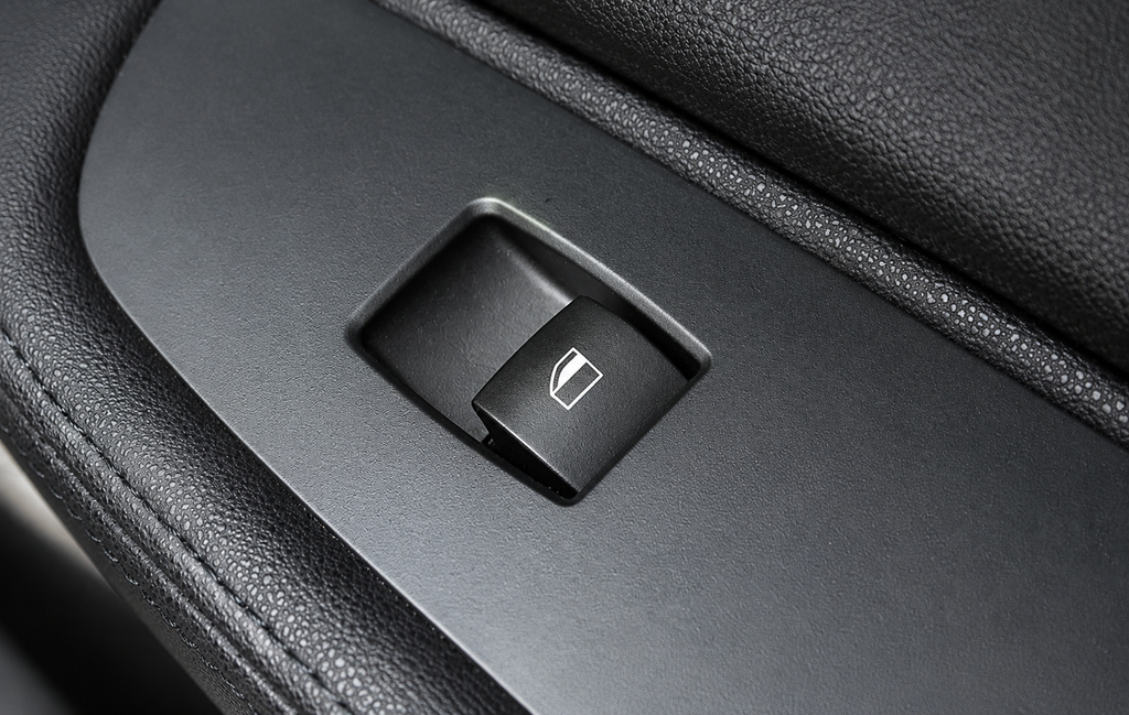 Sakelar Power Window
