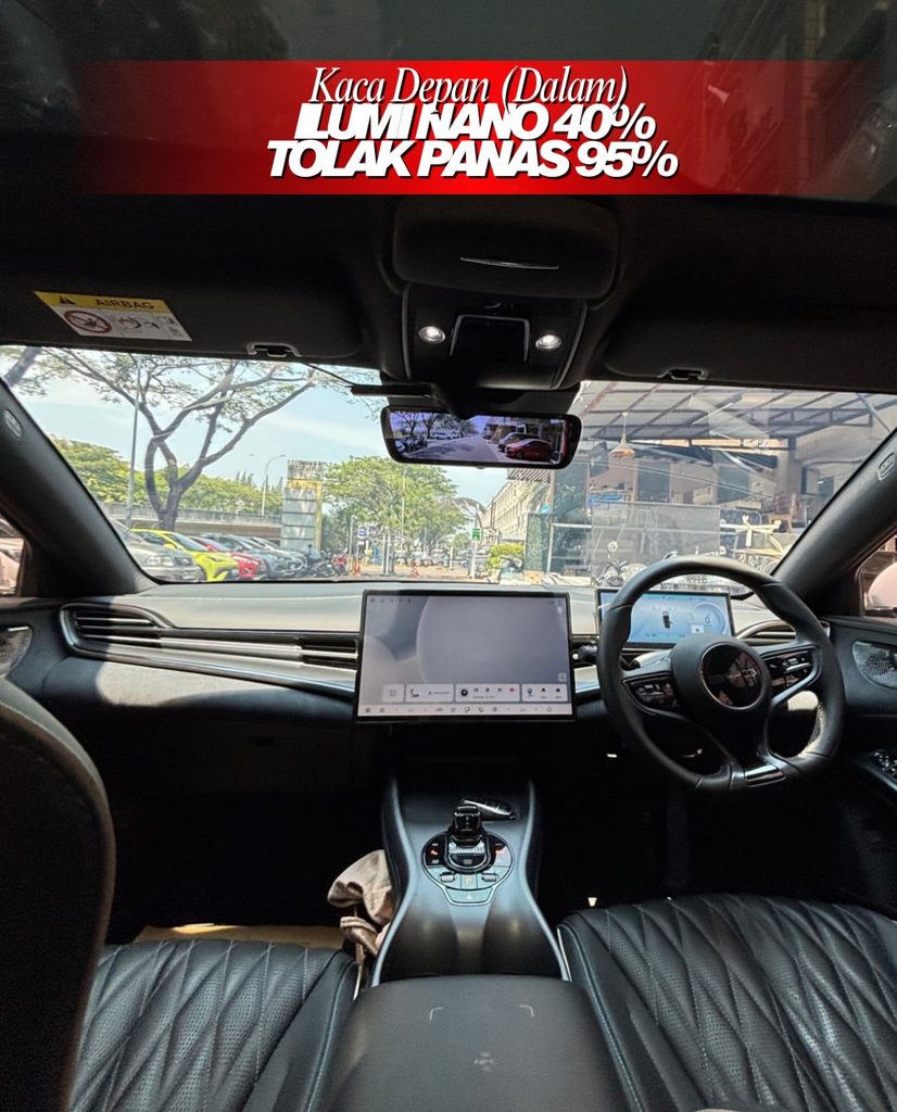 Tampilan Dalam Kaca Depan dengan Ilumi Nano