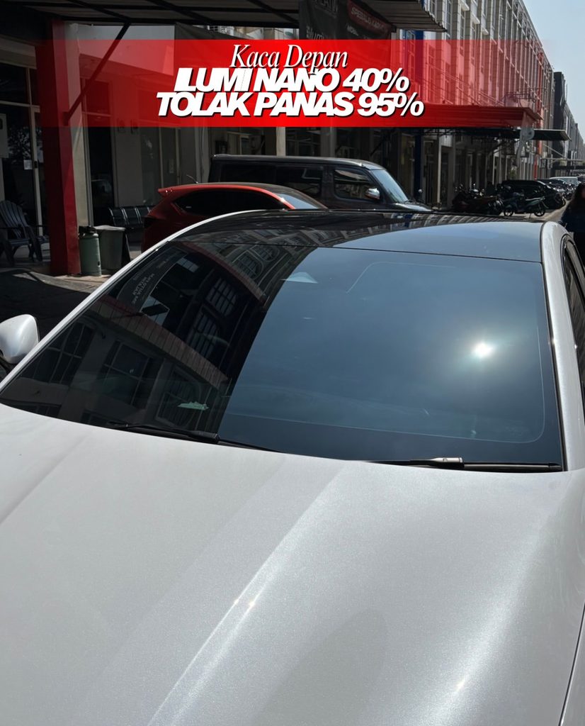 Kaca Depan Mobil dengan Ilumi Nano
