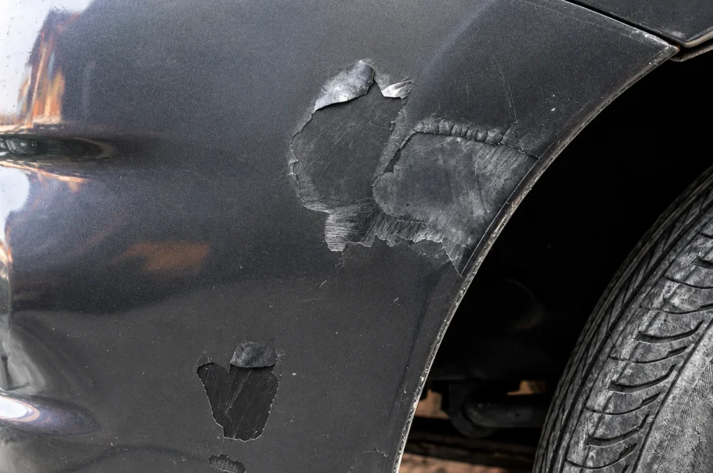 Cat mobil terkelupas